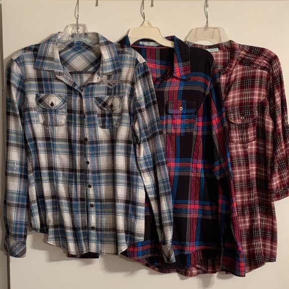 Maurices Large Roll-Tab Sleeve Button Up Shirt - Picture 1 of 13